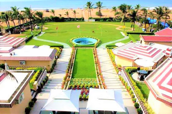 Oceanfront Sanctuary — Hotel Holiday Resort Puri